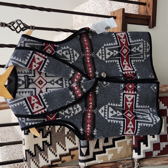 Fantastic NWT Pendleton Wool Crossroads Native American Design Vest ♥️🖤 - Picture 14 of 16
